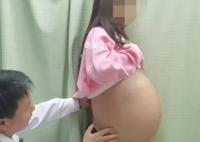 女子腹内长出重46斤巨大脂肪肉瘤 腹部已高高隆起
