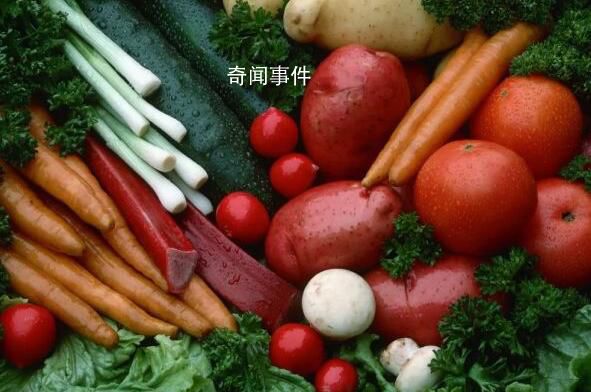 多地蔬菜低价贱卖无人采收 有的农民直接翻地