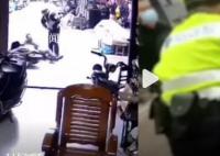 交警持棍击倒骑车市民 广西回应