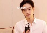 郑云龙为演医生看手术视频克服恐惧