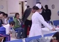 多地医院向发烧患者发放电解质水
