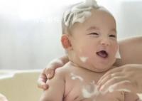 天价母婴消费收割廉价爸妈 引发了对消费观念和市场管理的深刻反思