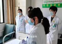 女孩以为手上长冻疮却确诊红斑狼疮