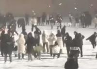 打雪仗时除了自己都是对手