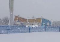 烟台的雪一脚踩进去能没到膝盖