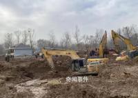 震后被泥沙淹没的村庄:泥浆结冰