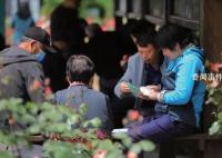 高铁一等座为什么总有人打掼蛋?