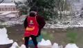 成都人开始卖雪 雪人20元一个