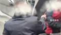 男子服务区修车被人抢走工具 警方来到现场进行协商处理