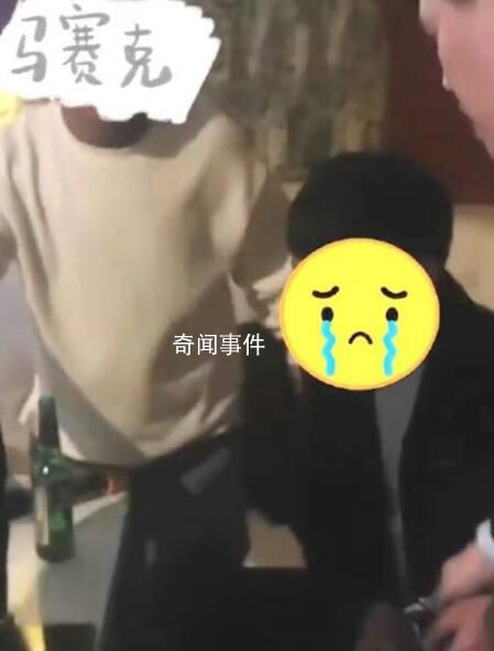 逃犯过年在KTV飙歌求“带走” 民警恰好到达抓走